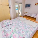 Jerkunica * Rogoznica (Sibenik-Knin)