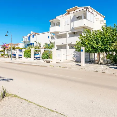 Jerkunica * Rogoznica (Sibenik-Knin)