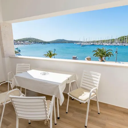 Jerkunica Apartman Rogoznica